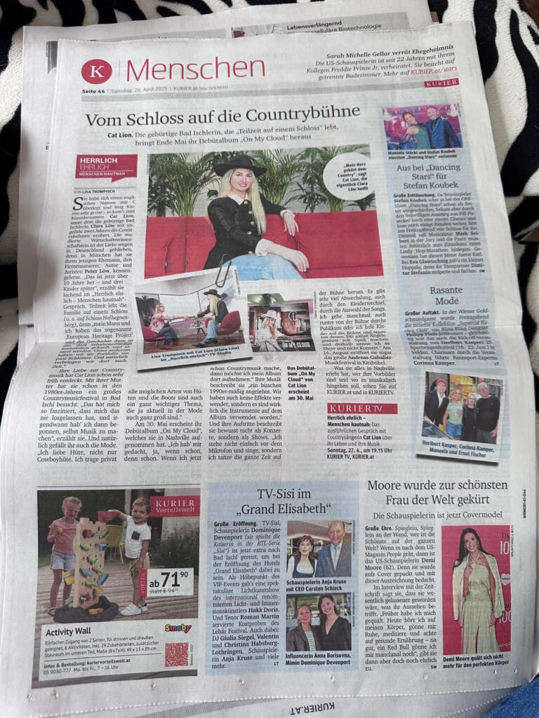 Zeitungsseite über Prominente und aktuelle Ereignisse.