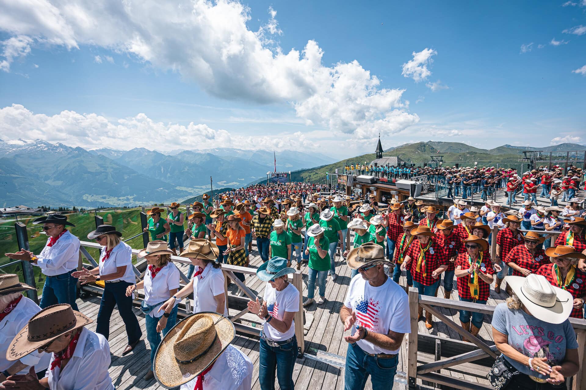 Line Dancer beim Weltrekord auf der Schmittenhöhe in Zell am See-Kaprun